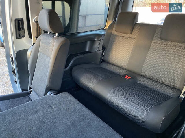 Серый Фольксваген Кадди, объемом двигателя 2 л и пробегом 214 тыс. км за 15700 $, фото 31 на Automoto.ua