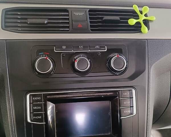 Серый Фольксваген Кадди, объемом двигателя 1.97 л и пробегом 260 тыс. км за 15000 $, фото 15 на Automoto.ua