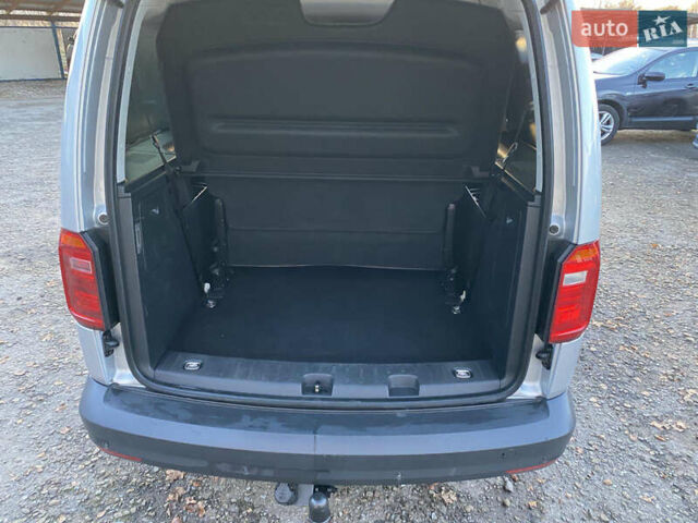 Серый Фольксваген Кадди, объемом двигателя 2 л и пробегом 214 тыс. км за 15700 $, фото 30 на Automoto.ua