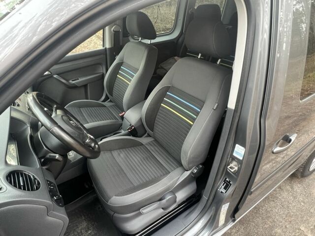 Серый Фольксваген Кадди, объемом двигателя 1.6 л и пробегом 196 тыс. км за 11300 $, фото 13 на Automoto.ua