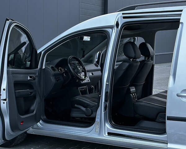 Сірий Фольксваген Кадді, об'ємом двигуна 1.6 л та пробігом 220 тис. км за 13200 $, фото 28 на Automoto.ua