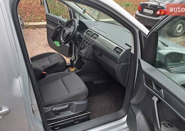 Серый Фольксваген Кадди, объемом двигателя 1.97 л и пробегом 270 тыс. км за 13600 $, фото 19 на Automoto.ua