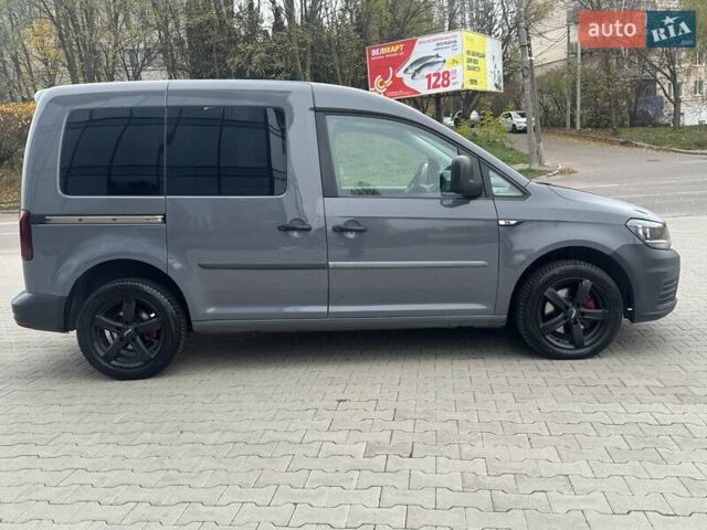 Серый Фольксваген Кадди, объемом двигателя 1.97 л и пробегом 201 тыс. км за 13700 $, фото 3 на Automoto.ua