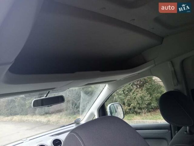 Серый Фольксваген Кадди, объемом двигателя 2 л и пробегом 254 тыс. км за 14500 $, фото 7 на Automoto.ua