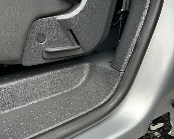 Сірий Фольксваген Кадді, об'ємом двигуна 1.6 л та пробігом 277 тис. км за 12500 $, фото 23 на Automoto.ua