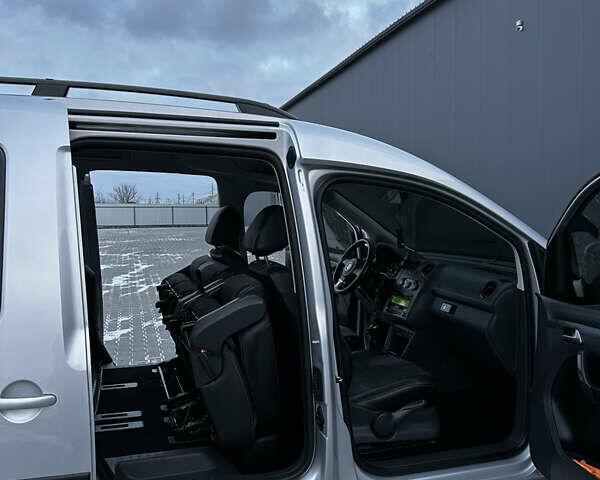 Сірий Фольксваген Кадді, об'ємом двигуна 1.6 л та пробігом 220 тис. км за 13200 $, фото 33 на Automoto.ua