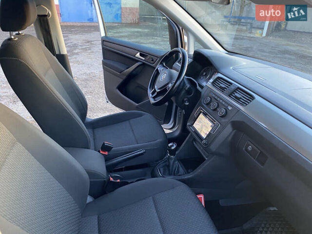 Серый Фольксваген Кадди, объемом двигателя 2 л и пробегом 214 тыс. км за 15700 $, фото 18 на Automoto.ua