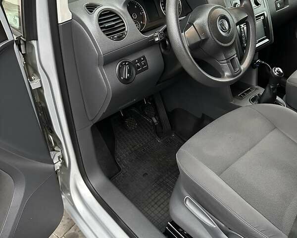 Сірий Фольксваген Кадді, об'ємом двигуна 1.6 л та пробігом 277 тис. км за 12500 $, фото 31 на Automoto.ua