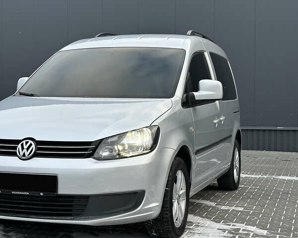 Сірий Фольксваген Кадді, об'ємом двигуна 1.6 л та пробігом 220 тис. км за 13200 $, фото 4 на Automoto.ua