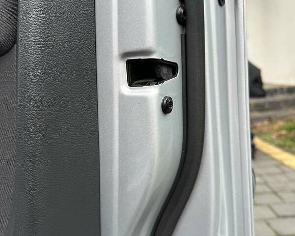 Сірий Фольксваген Кадді, об'ємом двигуна 1.6 л та пробігом 277 тис. км за 12500 $, фото 53 на Automoto.ua