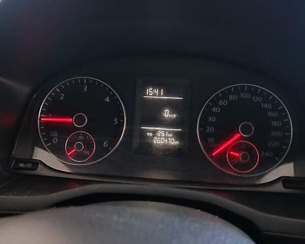 Серый Фольксваген Кадди, объемом двигателя 1.97 л и пробегом 260 тыс. км за 15000 $, фото 21 на Automoto.ua