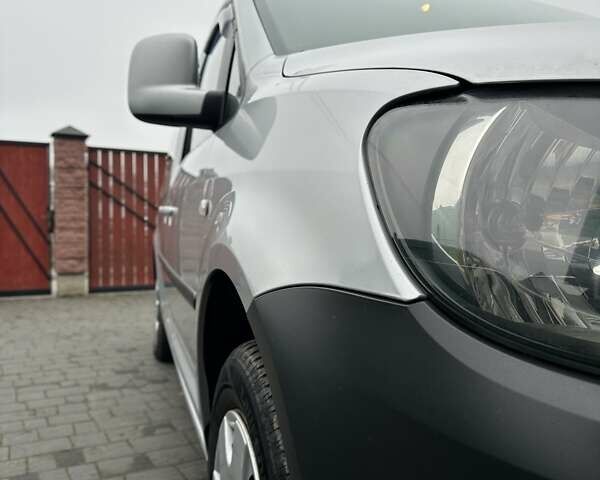 Сірий Фольксваген Кадді, об'ємом двигуна 1.6 л та пробігом 277 тис. км за 12500 $, фото 35 на Automoto.ua