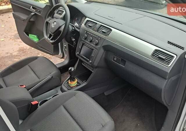 Серый Фольксваген Кадди, объемом двигателя 1.97 л и пробегом 270 тыс. км за 13600 $, фото 13 на Automoto.ua