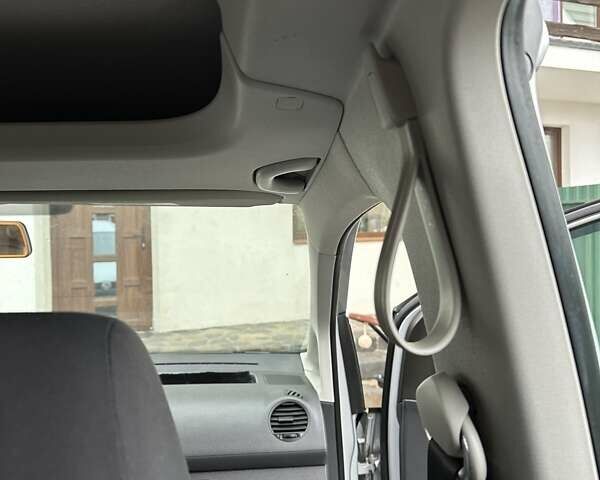 Сірий Фольксваген Кадді, об'ємом двигуна 1.6 л та пробігом 277 тис. км за 12500 $, фото 44 на Automoto.ua