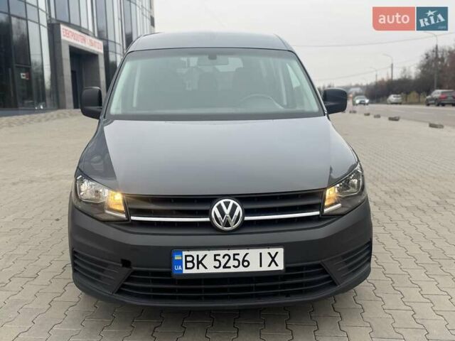 Серый Фольксваген Кадди, объемом двигателя 1.97 л и пробегом 201 тыс. км за 13700 $, фото 1 на Automoto.ua