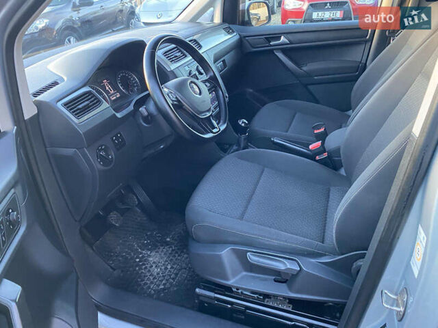 Серый Фольксваген Кадди, объемом двигателя 2 л и пробегом 214 тыс. км за 15700 $, фото 16 на Automoto.ua