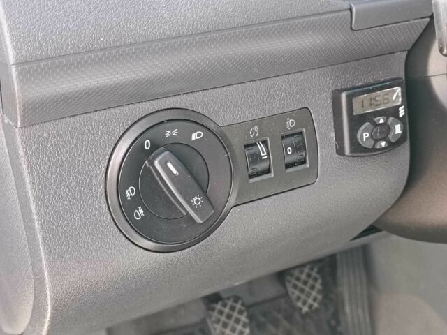 Сірий Фольксваген Кадді, об'ємом двигуна 3 л та пробігом 247 тис. км за 6740 $, фото 9 на Automoto.ua