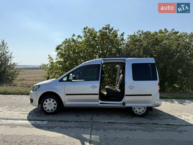 Сірий Фольксваген Кадді, об'ємом двигуна 1.6 л та пробігом 180 тис. км за 13300 $, фото 10 на Automoto.ua