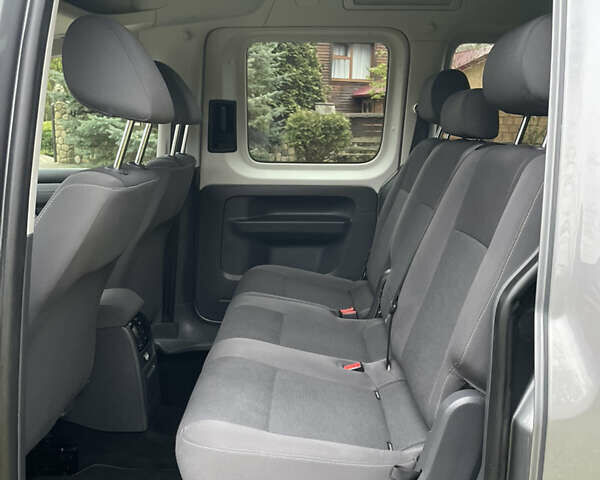 Серый Фольксваген Кадди, объемом двигателя 1.6 л и пробегом 243 тыс. км за 11950 $, фото 27 на Automoto.ua