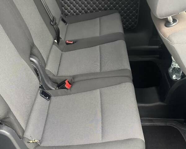 Серый Фольксваген Кадди, объемом двигателя 1.97 л и пробегом 201 тыс. км за 13700 $, фото 11 на Automoto.ua