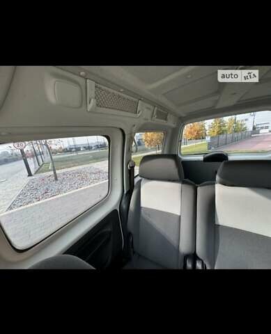 Серый Фольксваген Кадди, объемом двигателя 1.6 л и пробегом 298 тыс. км за 12500 $, фото 20 на Automoto.ua