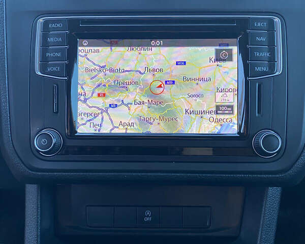 Серый Фольксваген Кадди, объемом двигателя 2 л и пробегом 214 тыс. км за 15700 $, фото 22 на Automoto.ua