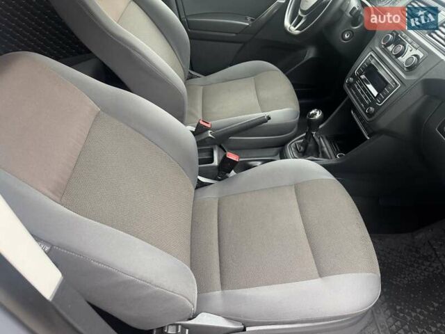 Серый Фольксваген Кадди, объемом двигателя 1.97 л и пробегом 201 тыс. км за 13700 $, фото 9 на Automoto.ua