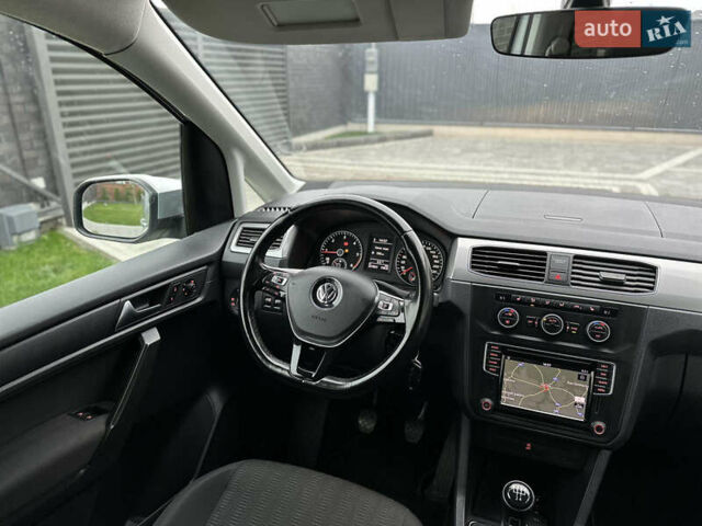 Сірий Фольксваген Кадді, об'ємом двигуна 2 л та пробігом 227 тис. км за 16450 $, фото 32 на Automoto.ua