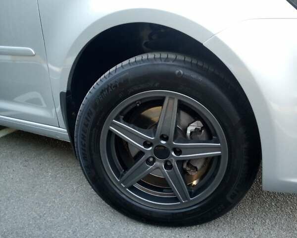 Серый Фольксваген Кадди, объемом двигателя 1.97 л и пробегом 271 тыс. км за 16500 $, фото 6 на Automoto.ua