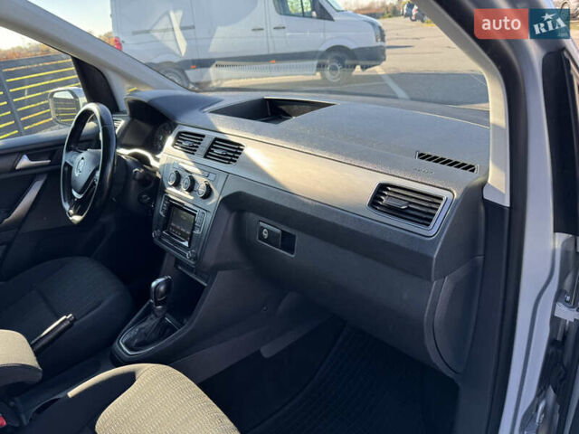 Серый Фольксваген Кадди, объемом двигателя 2 л и пробегом 274 тыс. км за 16300 $, фото 36 на Automoto.ua