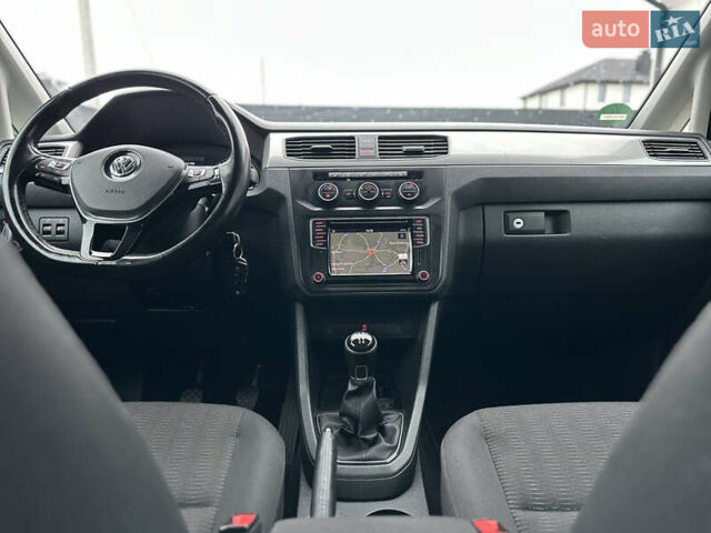 Сірий Фольксваген Кадді, об'ємом двигуна 2 л та пробігом 227 тис. км за 16450 $, фото 42 на Automoto.ua