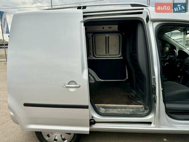 Серый Фольксваген Кадди, объемом двигателя 1.97 л и пробегом 230 тыс. км за 10800 $, фото 57 на Automoto.ua