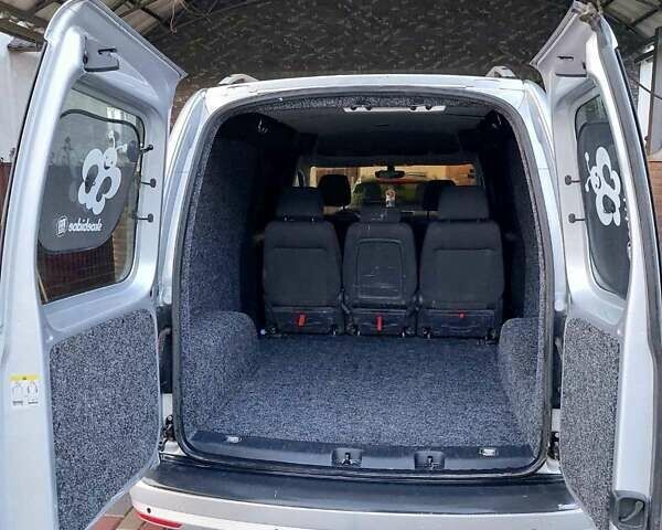 Сірий Фольксваген Кадді, об'ємом двигуна 1.97 л та пробігом 195 тис. км за 13000 $, фото 3 на Automoto.ua