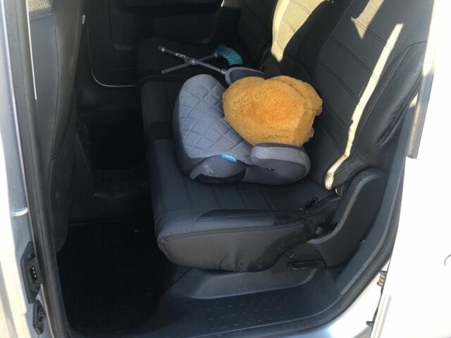 Серый Фольксваген Кадди, объемом двигателя 2 л и пробегом 290 тыс. км за 13900 $, фото 7 на Automoto.ua