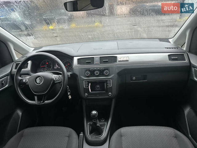 Серый Фольксваген Кадди, объемом двигателя 1.6 л и пробегом 176 тыс. км за 14700 $, фото 18 на Automoto.ua