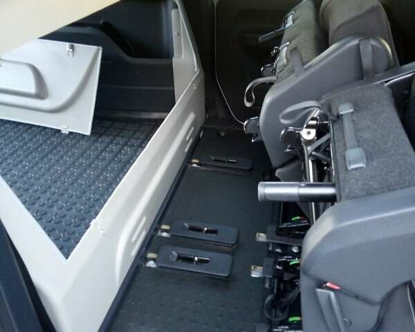 Серый Фольксваген Кадди, объемом двигателя 1.97 л и пробегом 271 тыс. км за 16500 $, фото 22 на Automoto.ua