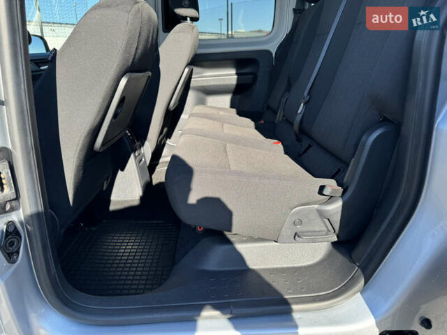 Серый Фольксваген Кадди, объемом двигателя 2 л и пробегом 274 тыс. км за 16300 $, фото 32 на Automoto.ua