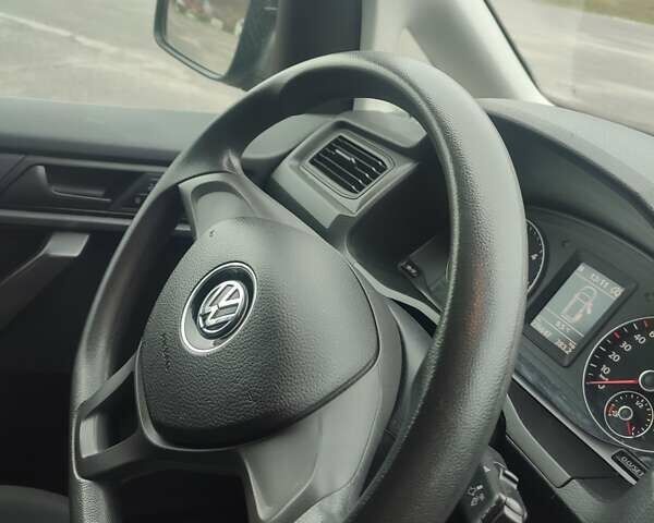 Серый Фольксваген Кадди, объемом двигателя 1.97 л и пробегом 276 тыс. км за 15000 $, фото 8 на Automoto.ua