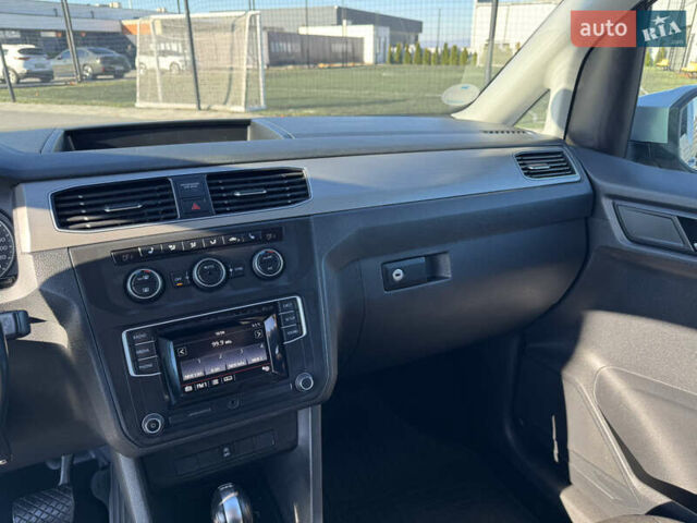 Серый Фольксваген Кадди, объемом двигателя 2 л и пробегом 274 тыс. км за 16300 $, фото 27 на Automoto.ua