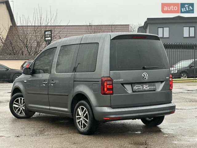 Серый Фольксваген Кадди, объемом двигателя 1.6 л и пробегом 176 тыс. км за 14700 $, фото 2 на Automoto.ua