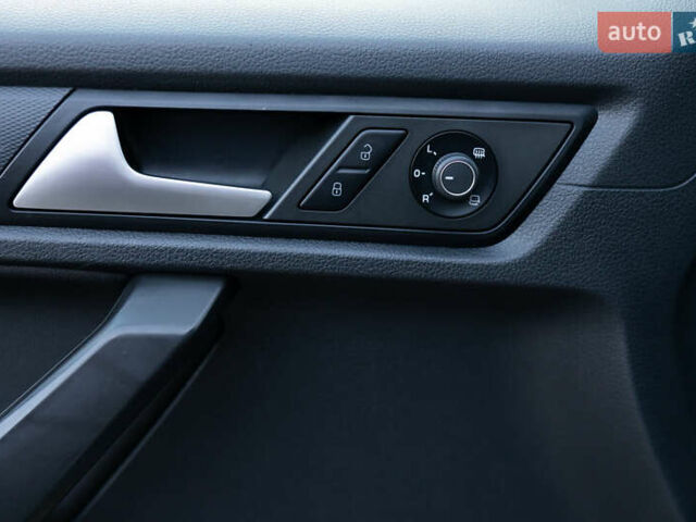 Серый Фольксваген Кадди, объемом двигателя 2 л и пробегом 231 тыс. км за 24800 $, фото 25 на Automoto.ua