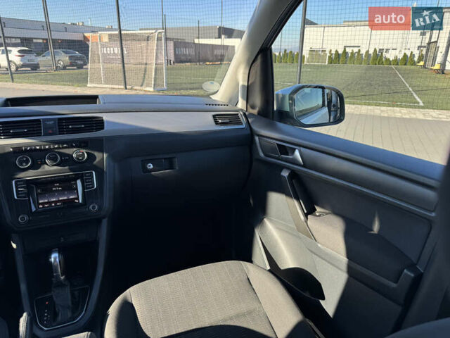 Серый Фольксваген Кадди, объемом двигателя 2 л и пробегом 274 тыс. км за 16300 $, фото 44 на Automoto.ua