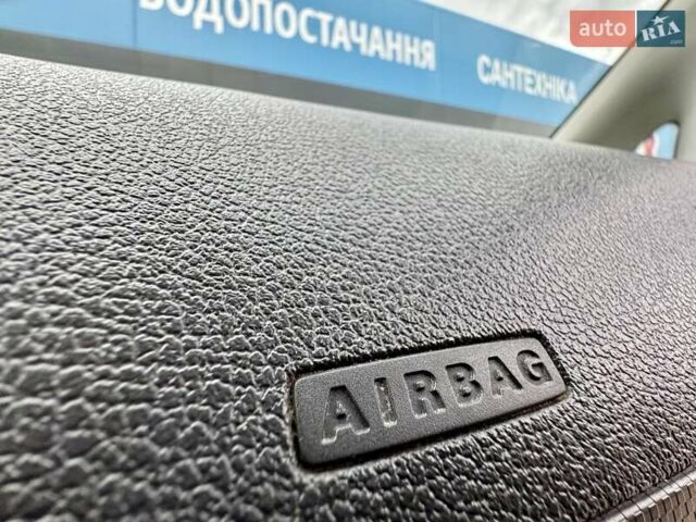 Серый Фольксваген Кадди, объемом двигателя 1.97 л и пробегом 230 тыс. км за 10800 $, фото 50 на Automoto.ua