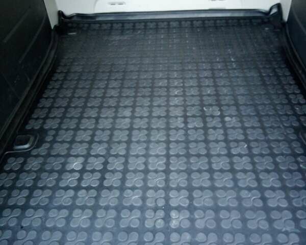 Серый Фольксваген Кадди, объемом двигателя 1.97 л и пробегом 271 тыс. км за 16500 $, фото 25 на Automoto.ua