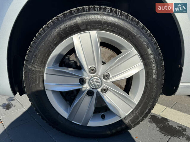 Серый Фольксваген Кадди, объемом двигателя 2 л и пробегом 274 тыс. км за 16300 $, фото 55 на Automoto.ua