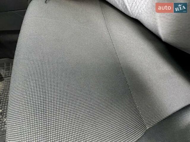 Серый Фольксваген Кадди, объемом двигателя 1.97 л и пробегом 230 тыс. км за 10800 $, фото 52 на Automoto.ua