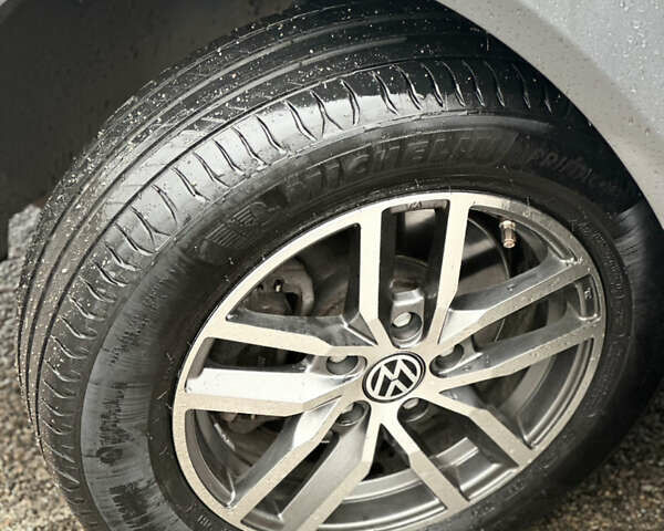 Серый Фольксваген Кадди, объемом двигателя 1.6 л и пробегом 176 тыс. км за 14700 $, фото 3 на Automoto.ua