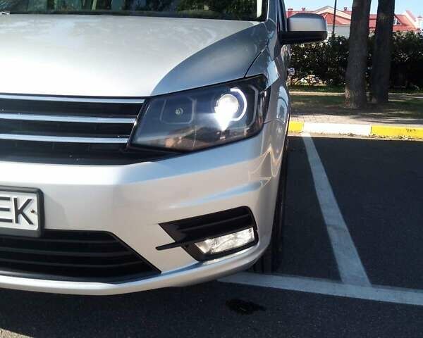 Серый Фольксваген Кадди, объемом двигателя 1.97 л и пробегом 271 тыс. км за 16500 $, фото 3 на Automoto.ua