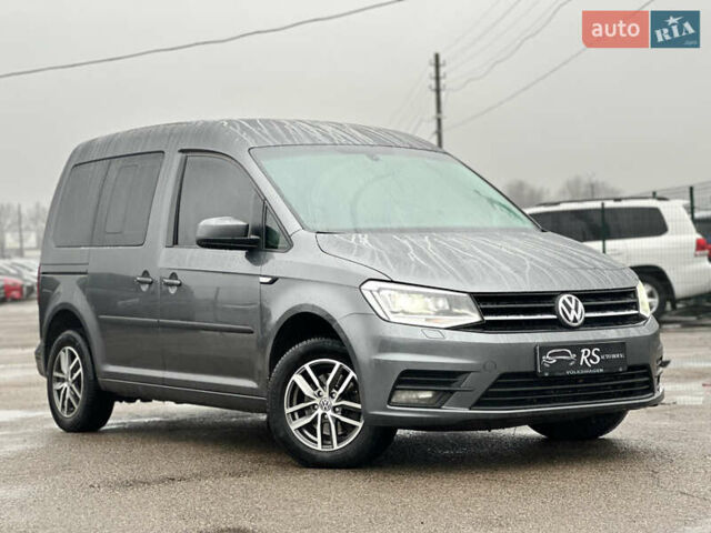 Серый Фольксваген Кадди, объемом двигателя 1.6 л и пробегом 176 тыс. км за 14700 $, фото 1 на Automoto.ua