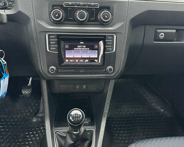 Серый Фольксваген Кадди, объемом двигателя 2 л и пробегом 90 тыс. км за 19999 $, фото 13 на Automoto.ua